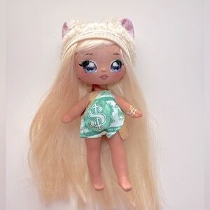 Na! Na! Na! Surprise Doll and Metallic Purse Glam Series - Victoria Grand.